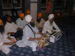 kirtan_ardas.jpg (44068 bytes)